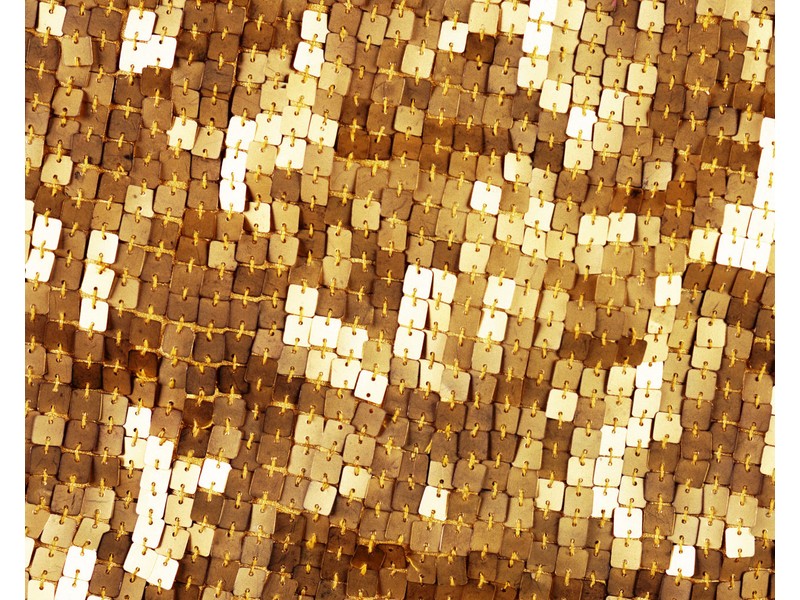 Gold-coloured sequins
